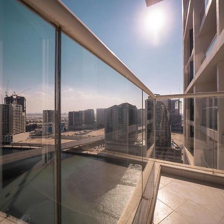 Luton Vacation Homes - Damac Maison Prive Studio, Canal View, Dubai - 16Ab03 Bagian luar foto